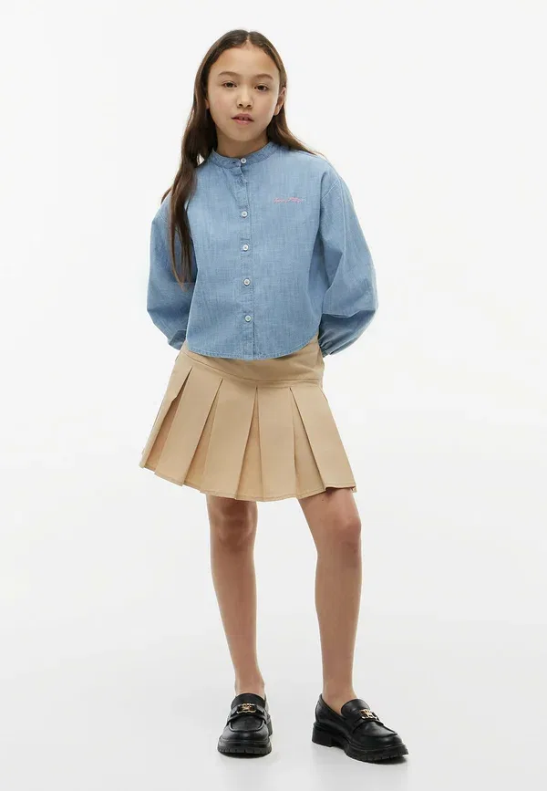 Блуза с вышивкой Relaxed fit logo embroidery chambray shirt - button-down blouse Tommy Hilfiger, Denim Color 01
