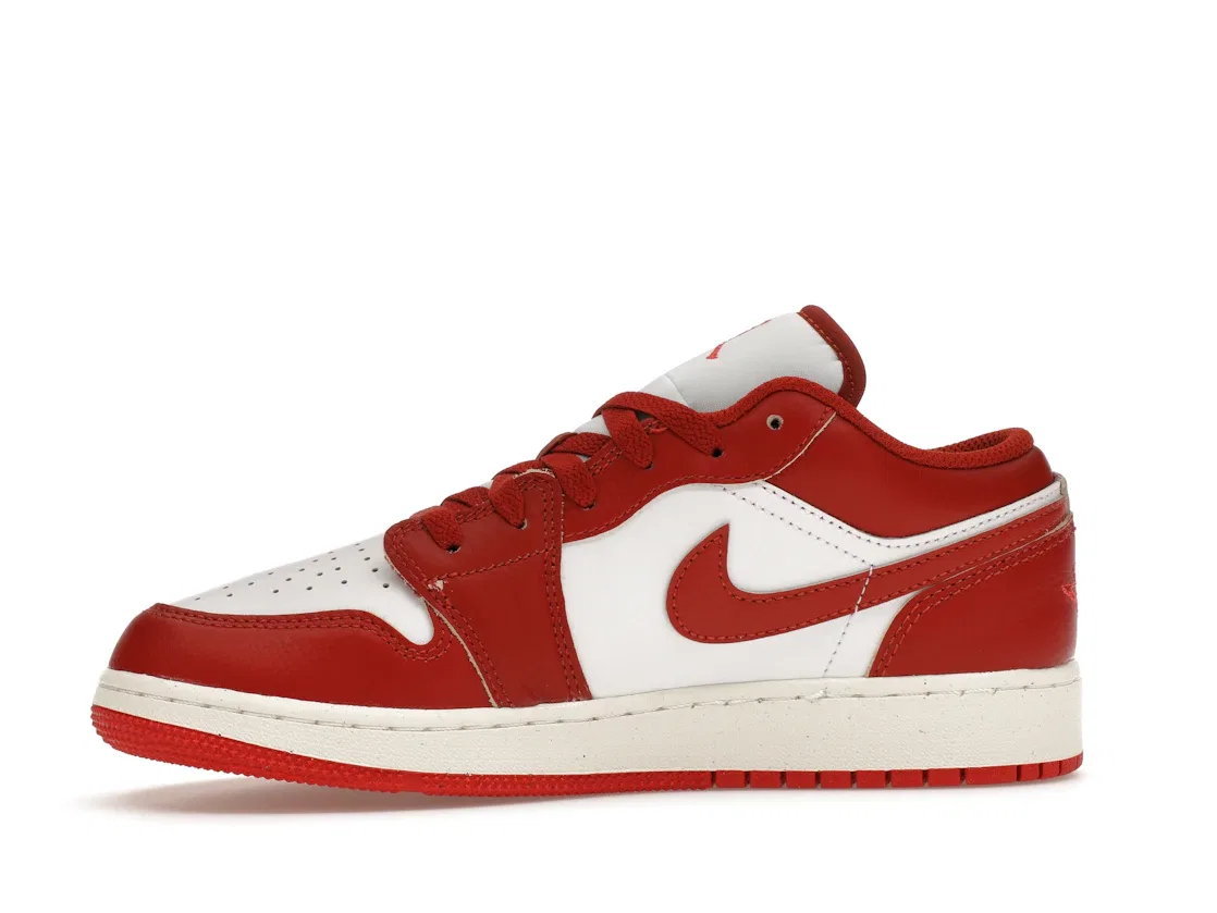Детские кроссовки Lifestyle Jordan 1 Low SE Jordan, White/Dune Red/Lobster/Sail/Vachetta Tan — фото 3