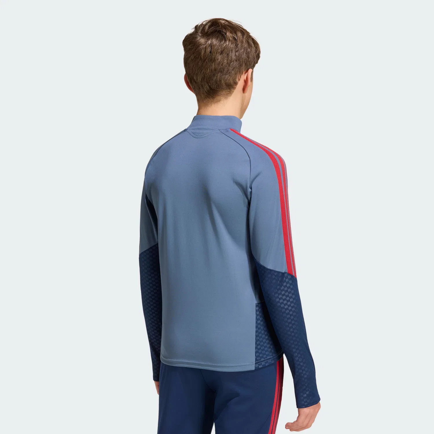 Футболка Adidas Performance Shirt FC Bayern München 26/27 в темно-синем и сапфировом цветах — фото 3