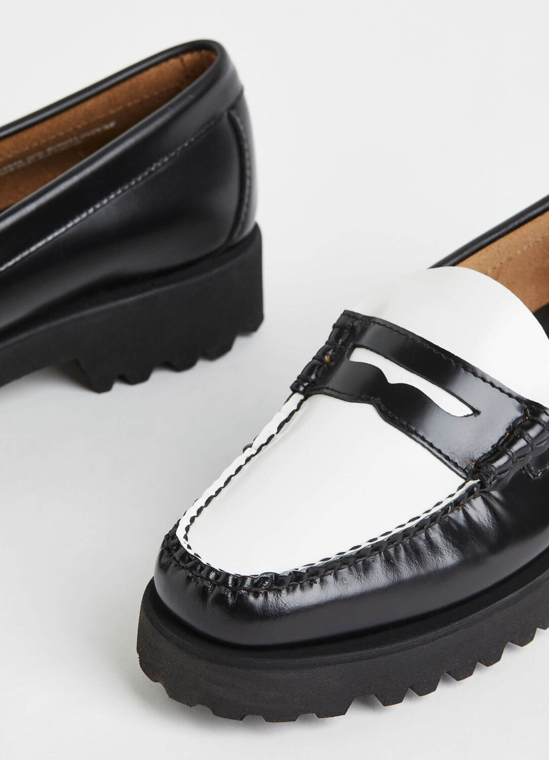Лоферы H&M x G.H. Bass Weejuns 90s Penny, черный/белый (Размер 37 RU) — фото 3