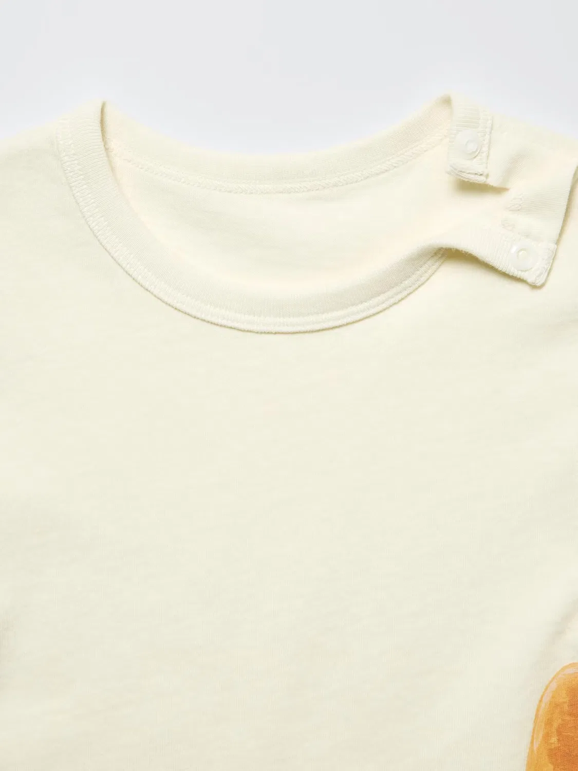 Футболка Uniqlo, детская, Похититель хлеба, кремовая — фото 3