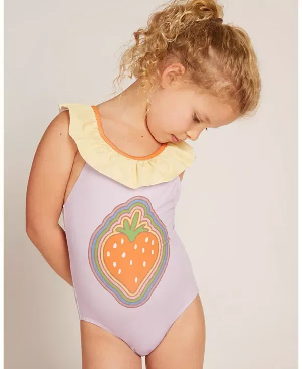 Детский купальник для девочек с оборками Strawberry Ruffle Mon Coeur, Lilac/Strawberry Graphic — фото 2