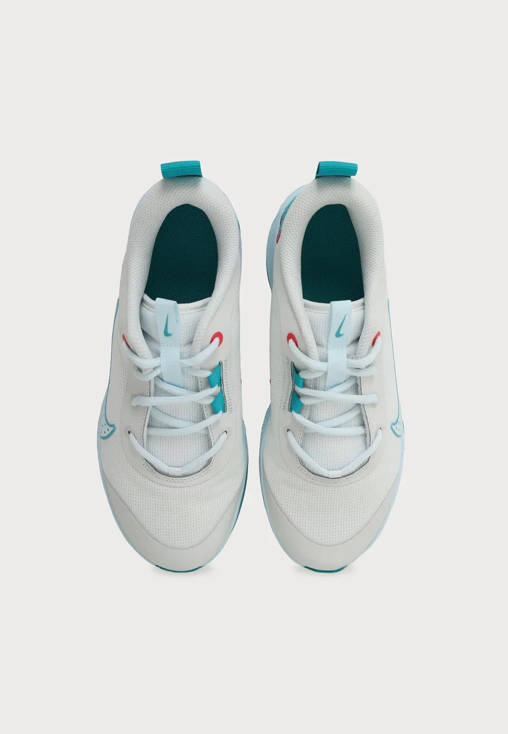 Универсальные кроссовки для бега по городу Omni для всех типов кортов Nike Performance, Off White/Glacier Blue/Energy/Tropical Pink/Bright Spruce — фото 4