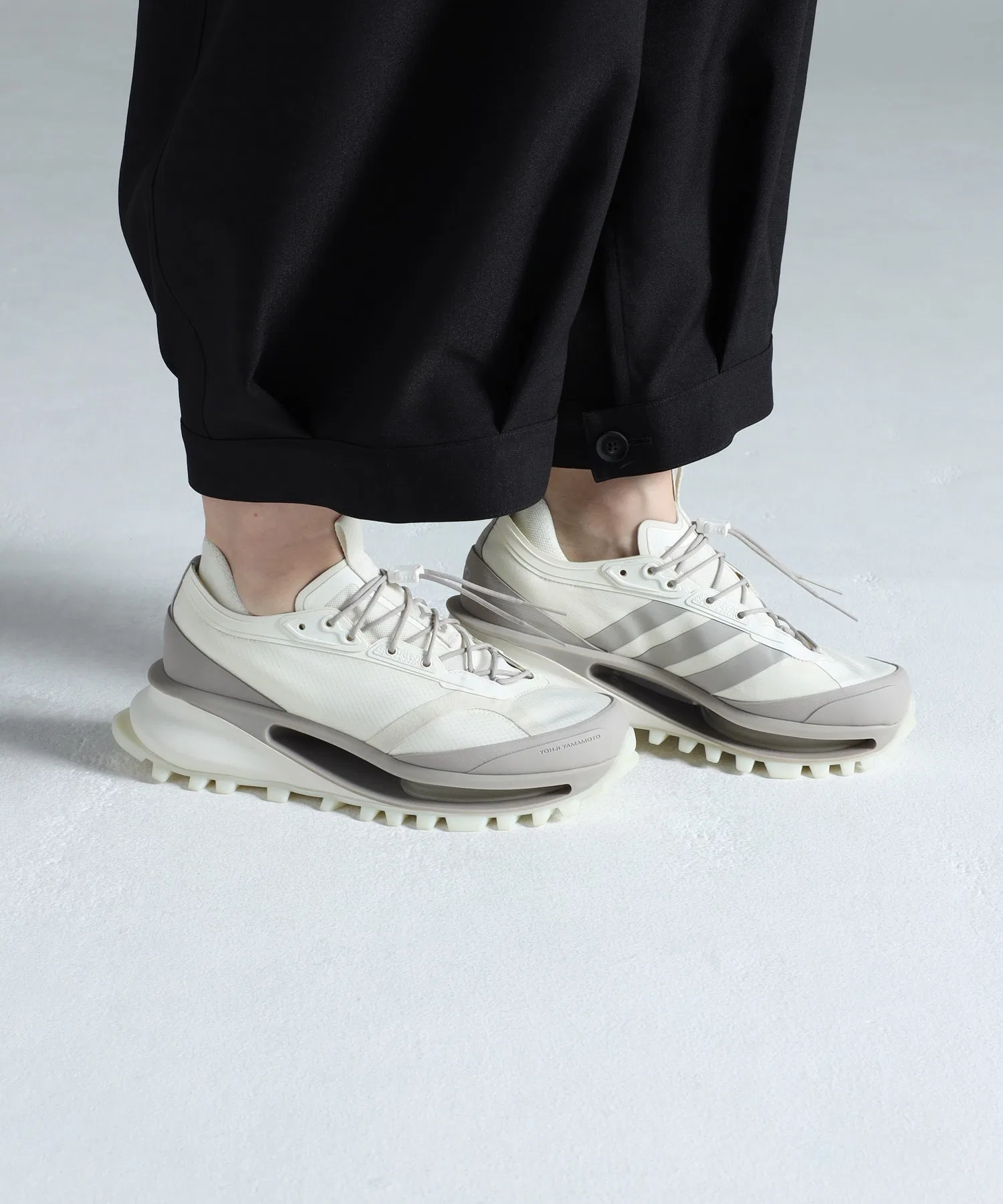 Унисекс кроссовки Y-3 S-GENDO TRAIL белые — фото 4