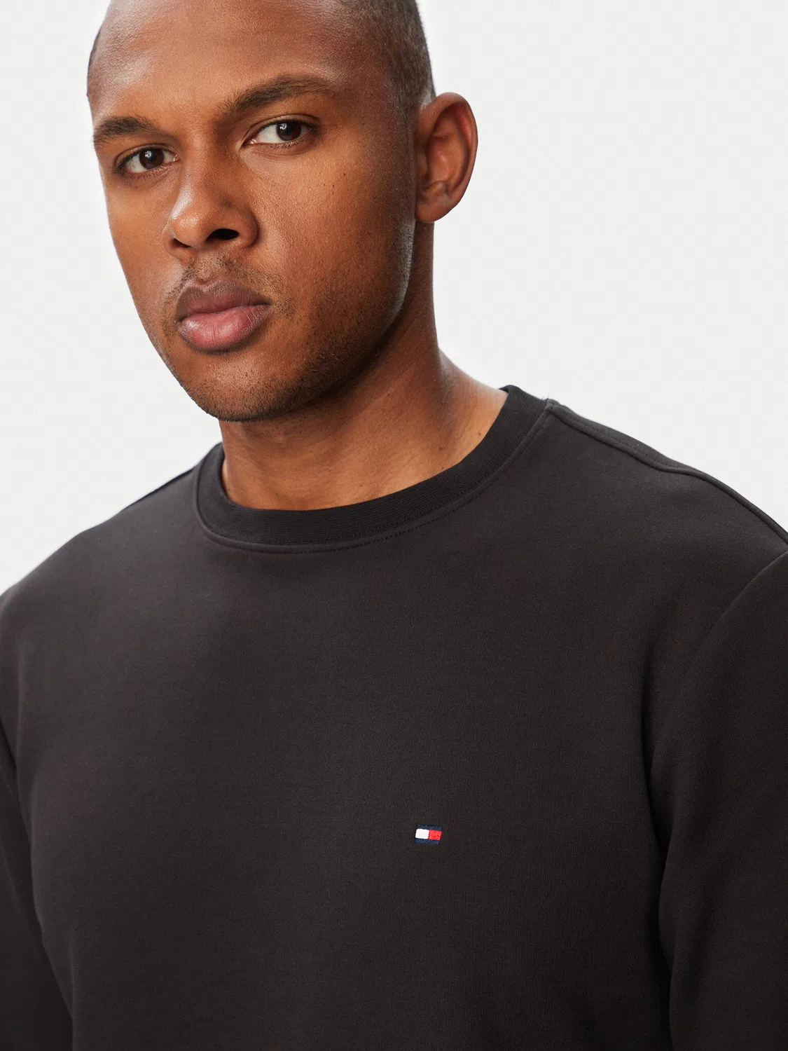 Мужской пуловер стандартного кроя Essential Tommy Hilfiger, черный — фото 4