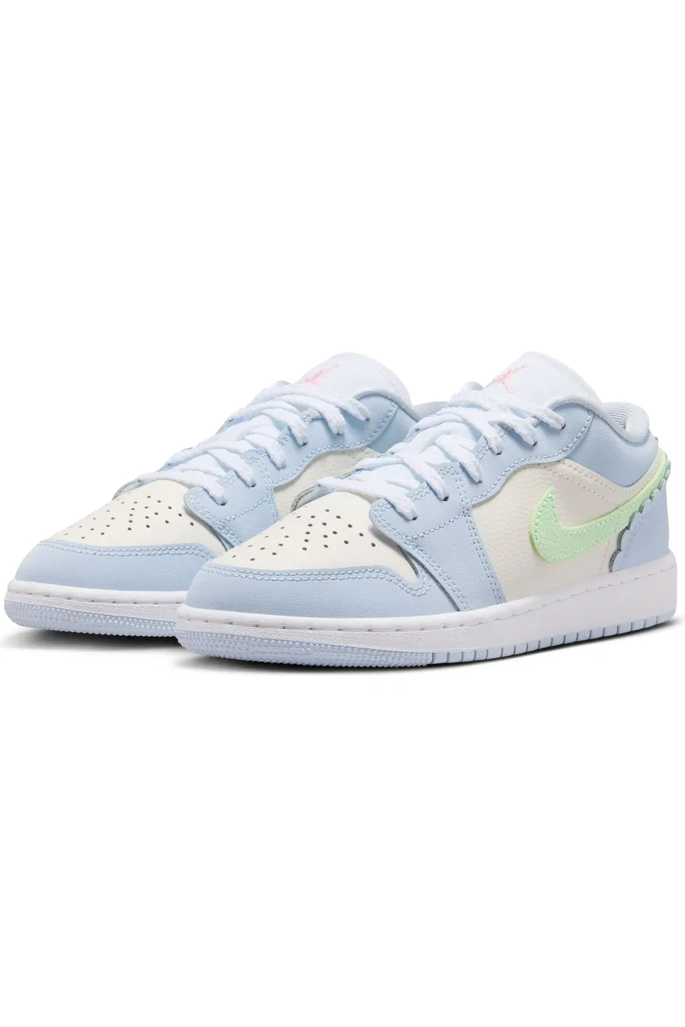 Детские кроссовки баскетбольные Air Jordan 1 Low Jordan, Half Blue/Vapor Green/Sail