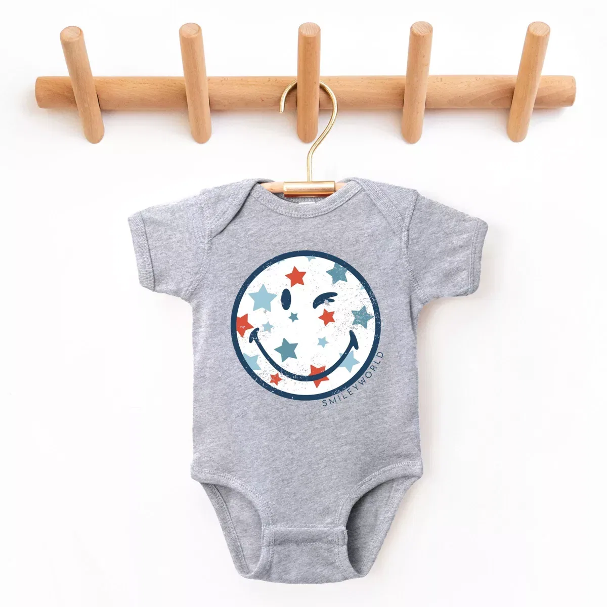 Детское боди с коротким рукавом с принтом SmileyWorld Patriotic Star Wink The Juniper Shop, Heather Grey — фото 2