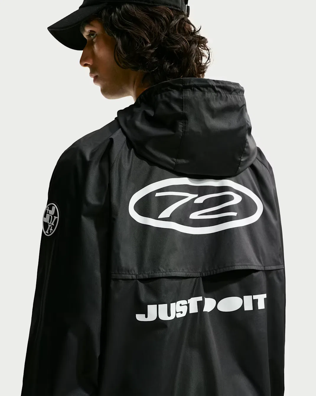 Мужская куртка Storm-FIT с графическим принтом Nike Windrunner, Black/Black/Black — фото 2