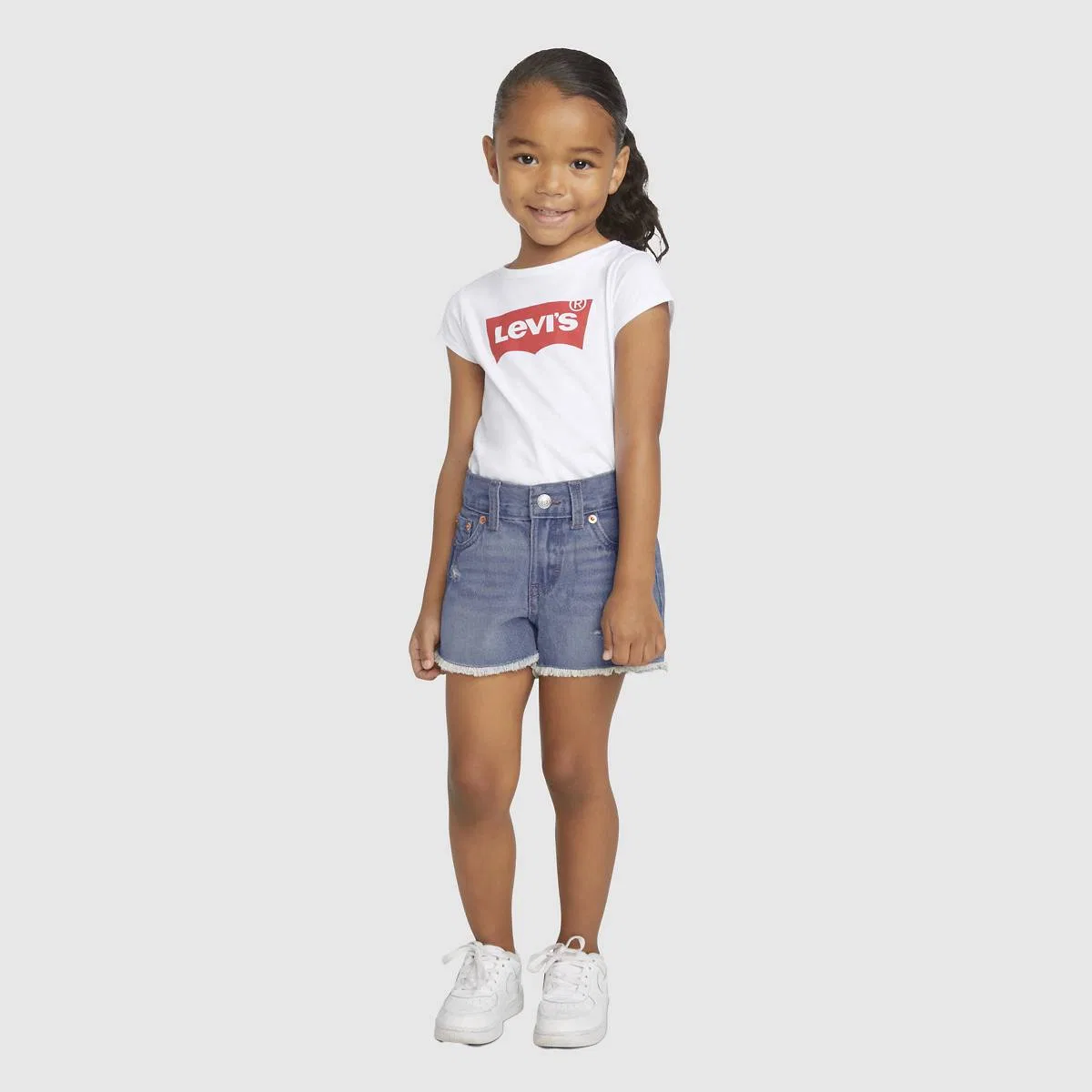 Короткие шорты для девочек 2-4 лет Levi's, Newport Beach - Medium Wash — фото 2