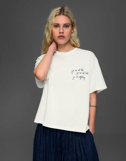 

Белая футболка с короткими рукавами и принтом Bershka, Белый, Белая футболка с короткими рукавами и принтом Bershka