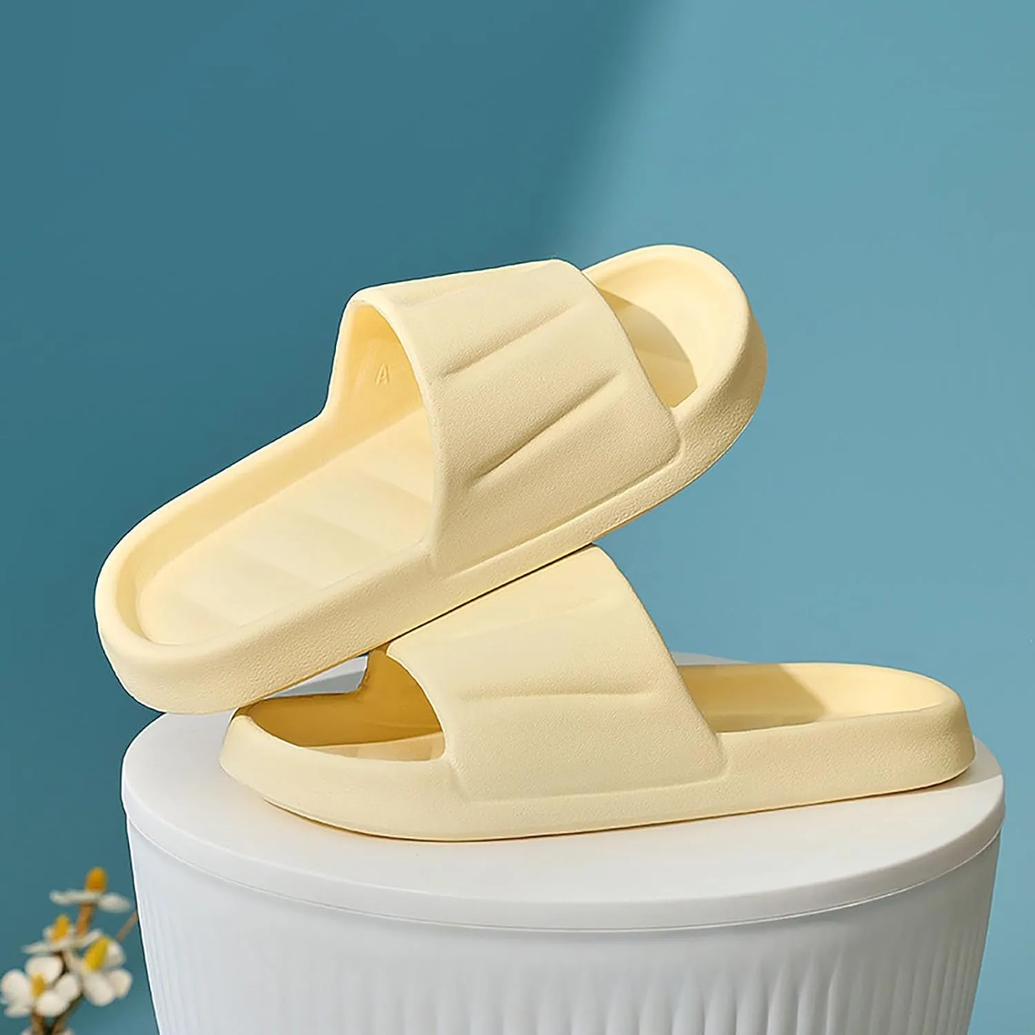 Женские тапочки для плавания Generic, мужские тапочки Cloud Slippers, супермягкие тапочки, легкие и красивые ванны, красивые ванны, шлепанцы на платформе Generisch, желтый — фото 3