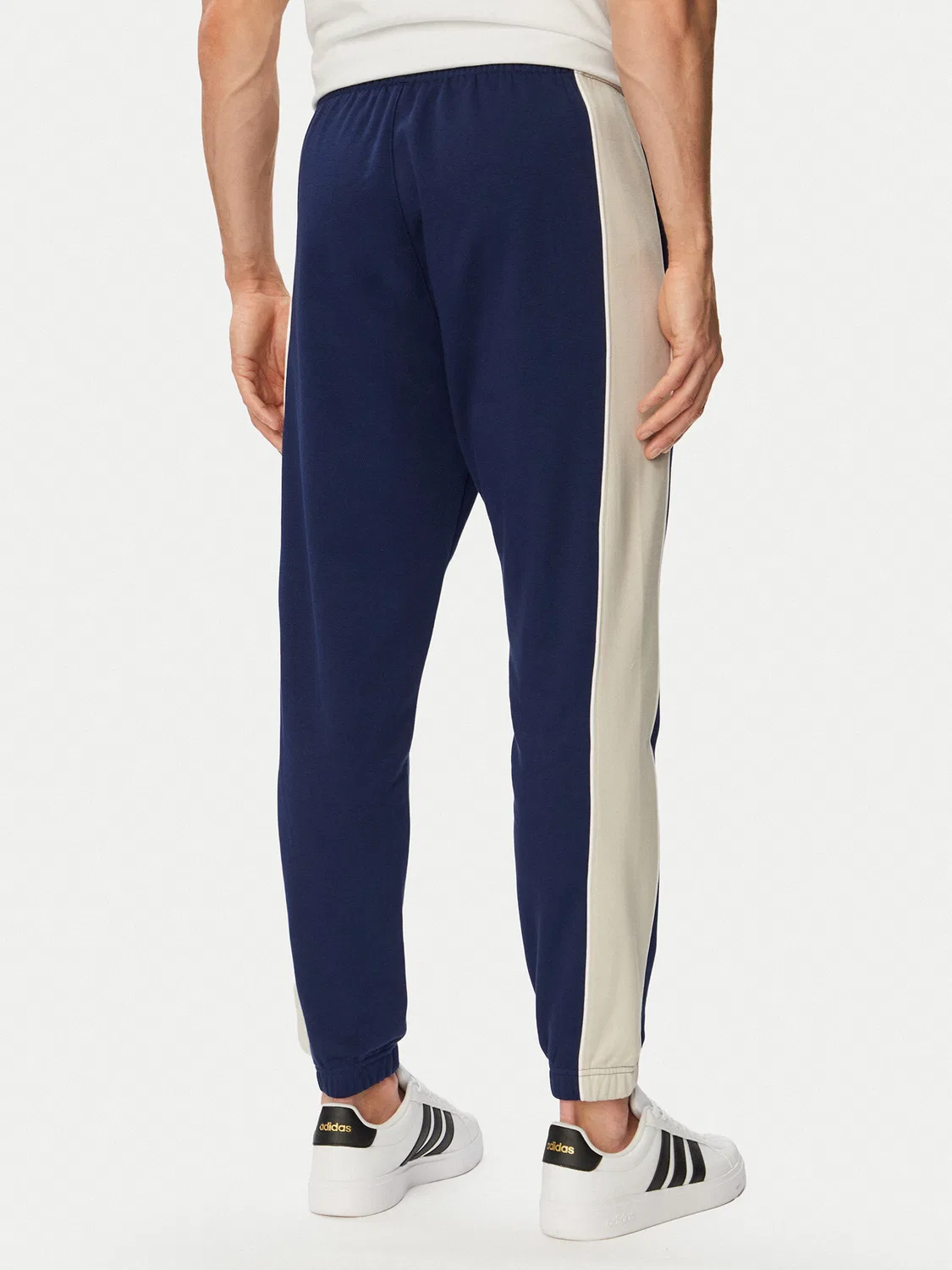 Мужские спортивные штаны из флиса уютного кроя Seasonal Essentials Colorblock Fleece Adidas, синий — фото 3