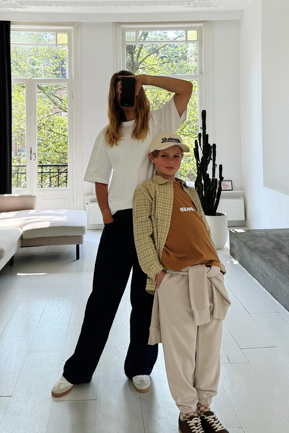 

Координация свитшот и брюки ZARA, экрю