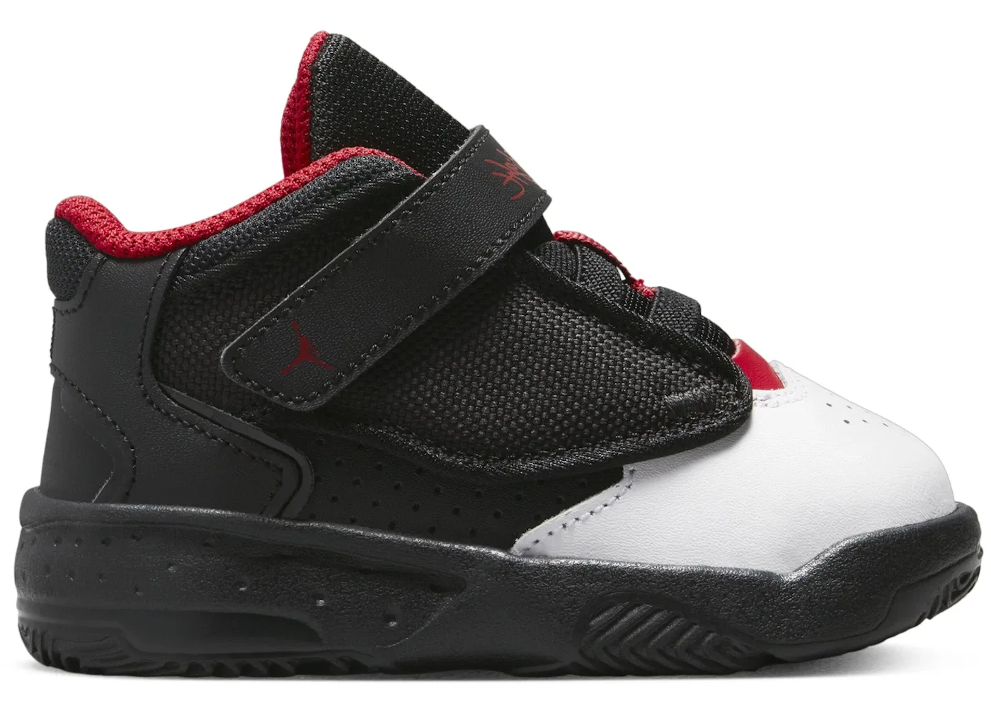 Детские кроссовки Lifestyle Jordan Max Aura 4 Jordan, Black/White/Gym Red