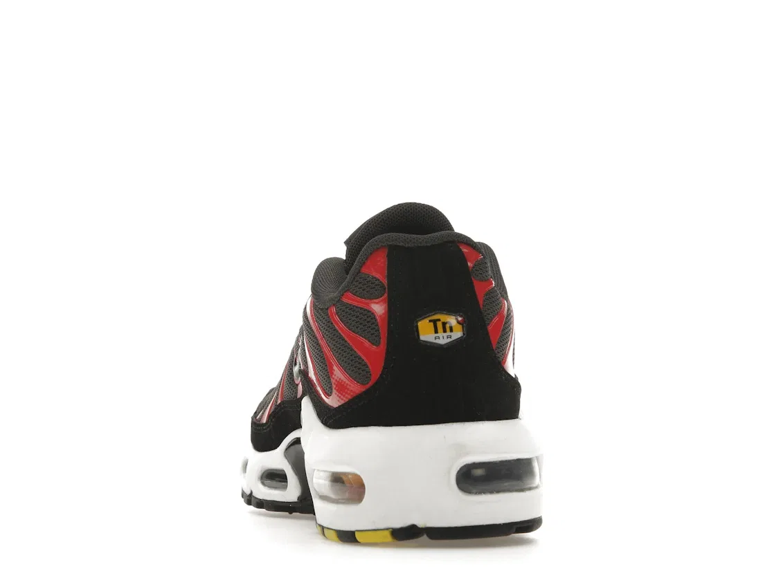 Детские кроссовки Lifestyle Nike Air Max Plus, Medium Ash/Black/Siren Red — фото 4