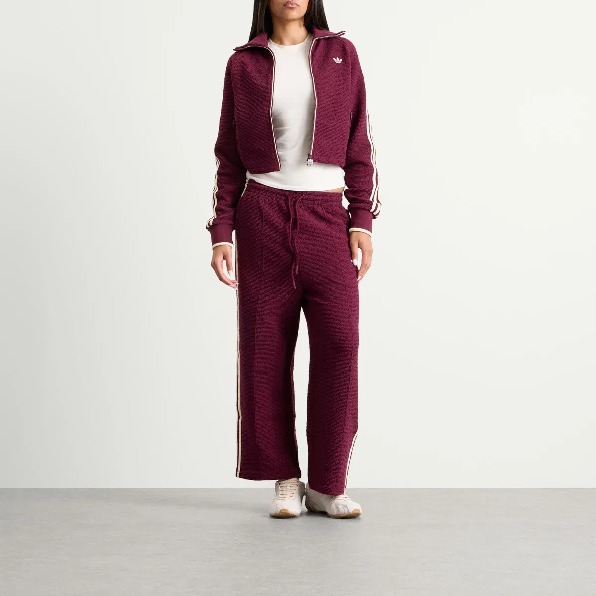 Женские спортивные брюки свободного кроя Firebird Track Pant Adidas, Maroon & Vivid Red — фото 4