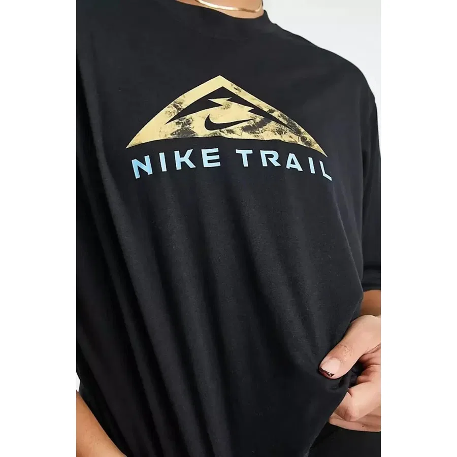 Женский спортивный тишорт с принтом Dri-FIT Trail Nike, Черный — фото 3