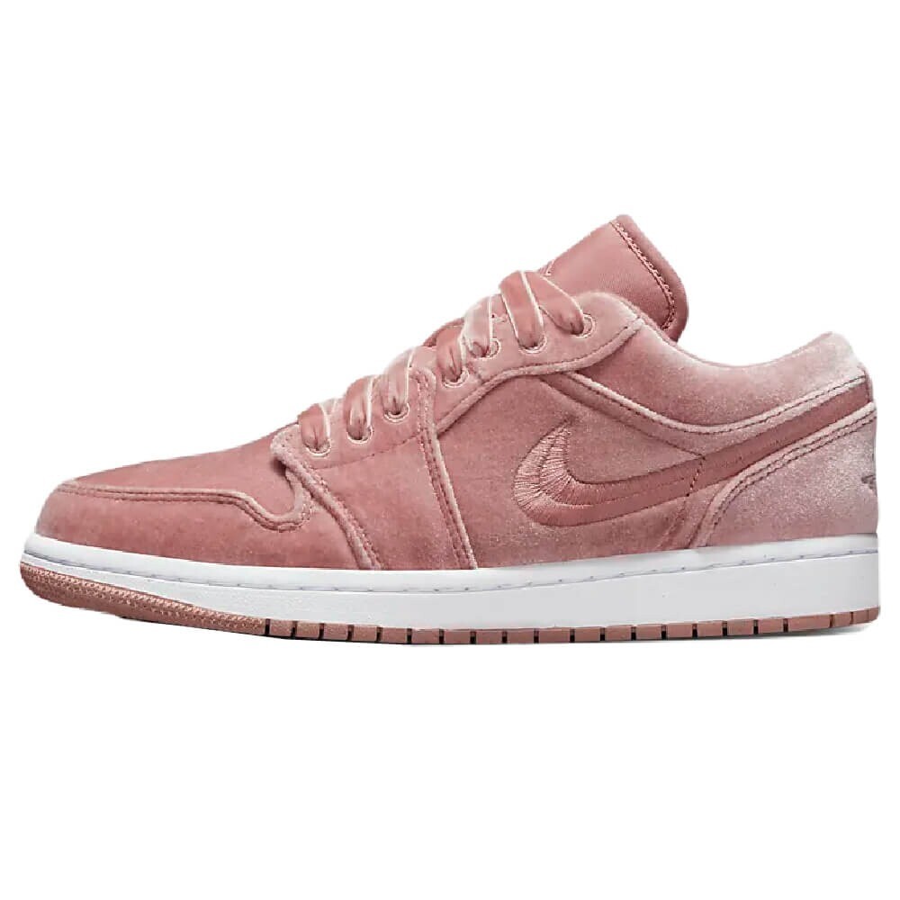 

Кроссовки Nike Air Jordan 1 Low SE, розовый/белый (Размер 37 RU)