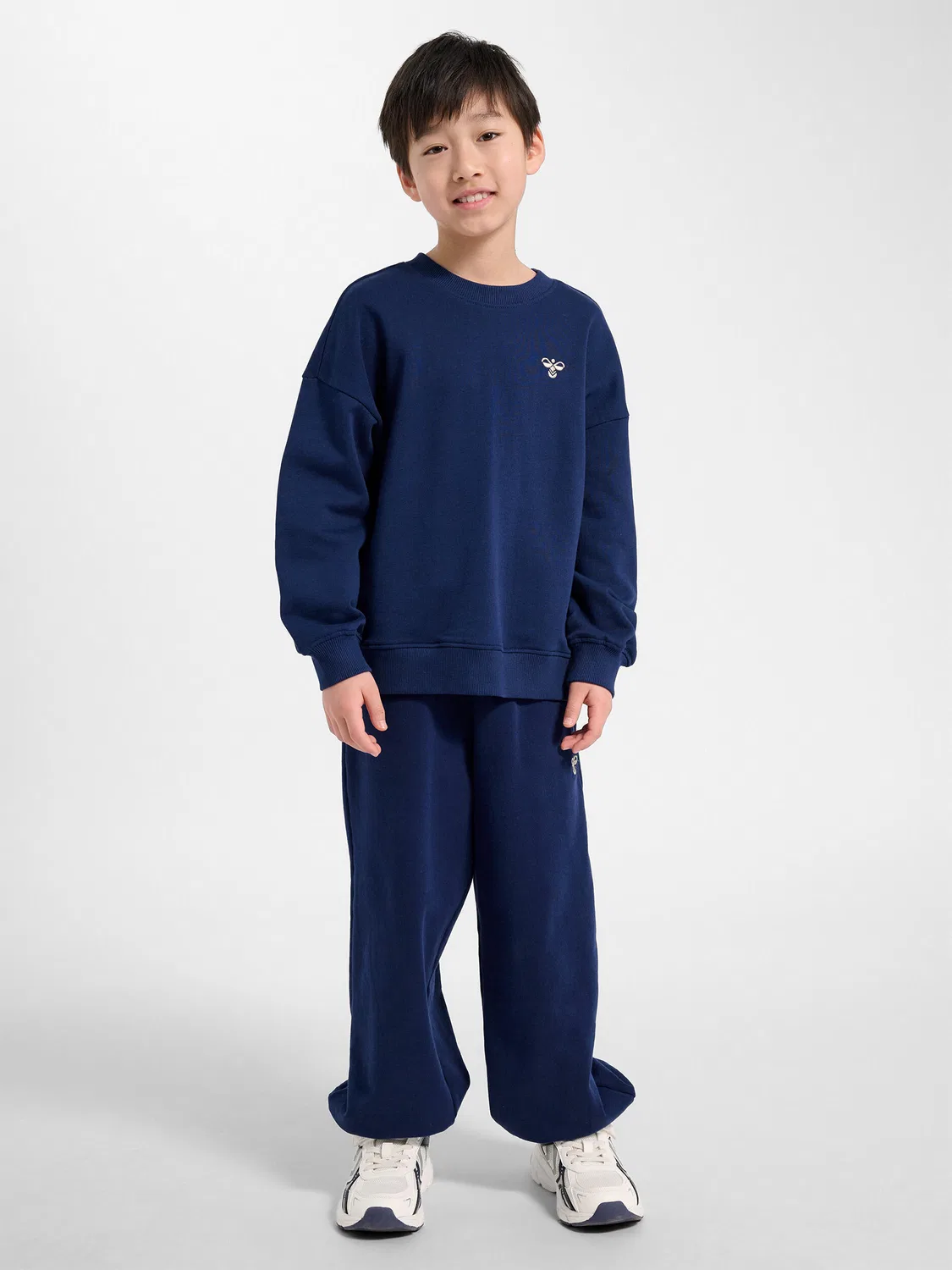 Детский свитшот с круглым вырезом Hmljr Jump Hummel, Kosmosblau — фото 3