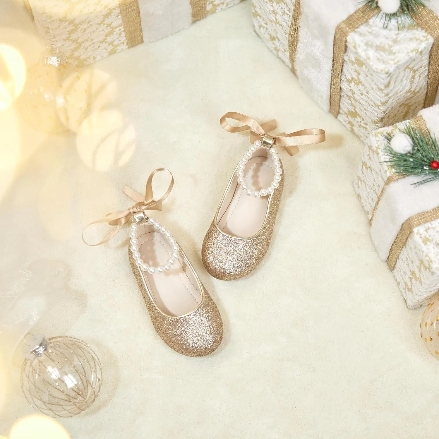 Детские туфли-балетки для девочек с жемчужным ремешком PHIRAMIN, Glitter Gold Pearl Strap — фото 3