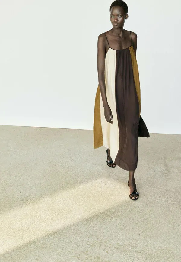 Платье миди из купро и вискозы Flowing strappy midi dress Massimo Dutti, темно-коричневый — фото 2