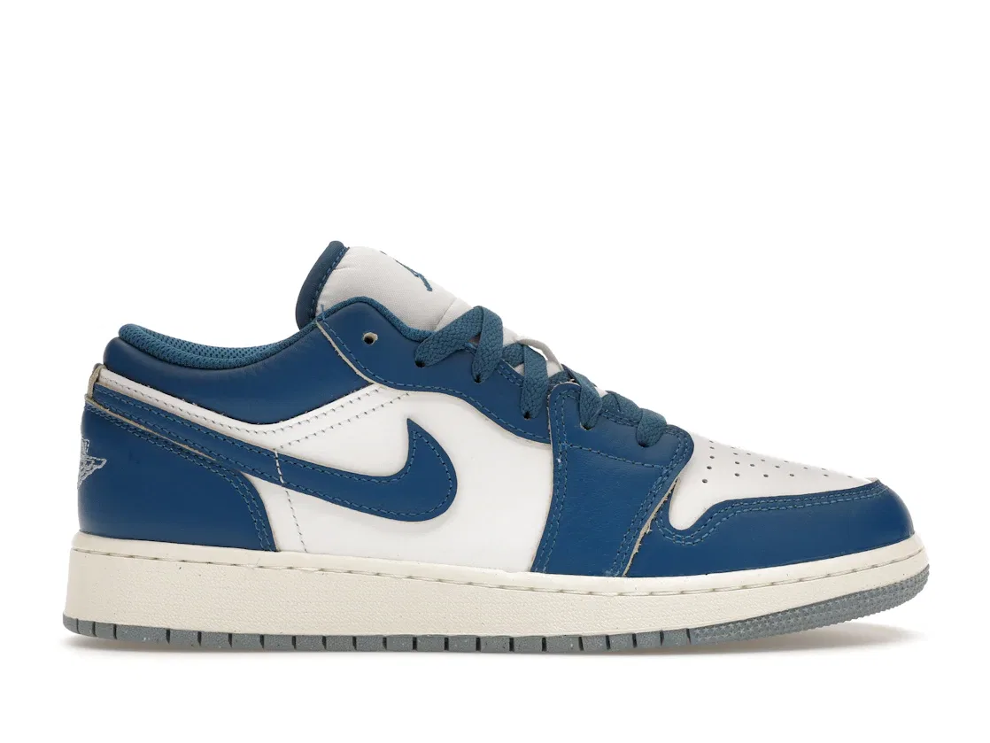 Детские кроссовки с премиальными материалами Jordan 1 Low SE Industrial Blue (GS) Jordan, White/Blue Grey/Sail/Industrial Blue
