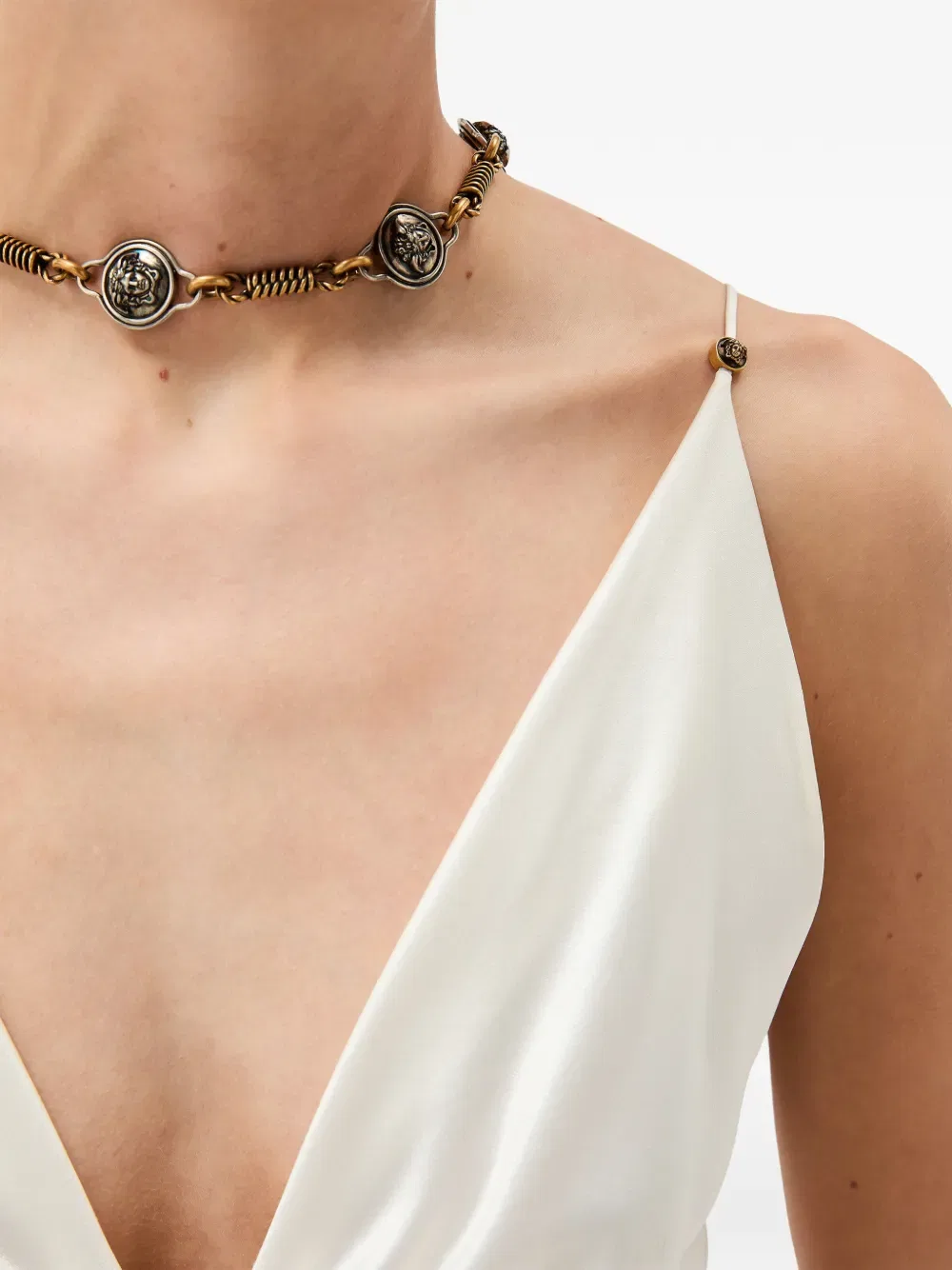 Мини-платье с V-образным вырезом и сборками Versace, белый — фото 4