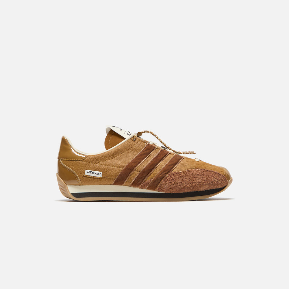 

Кроссовки adidas x SFTM Country OG, цвет Bronze Strata/Wild Brown/Cream White