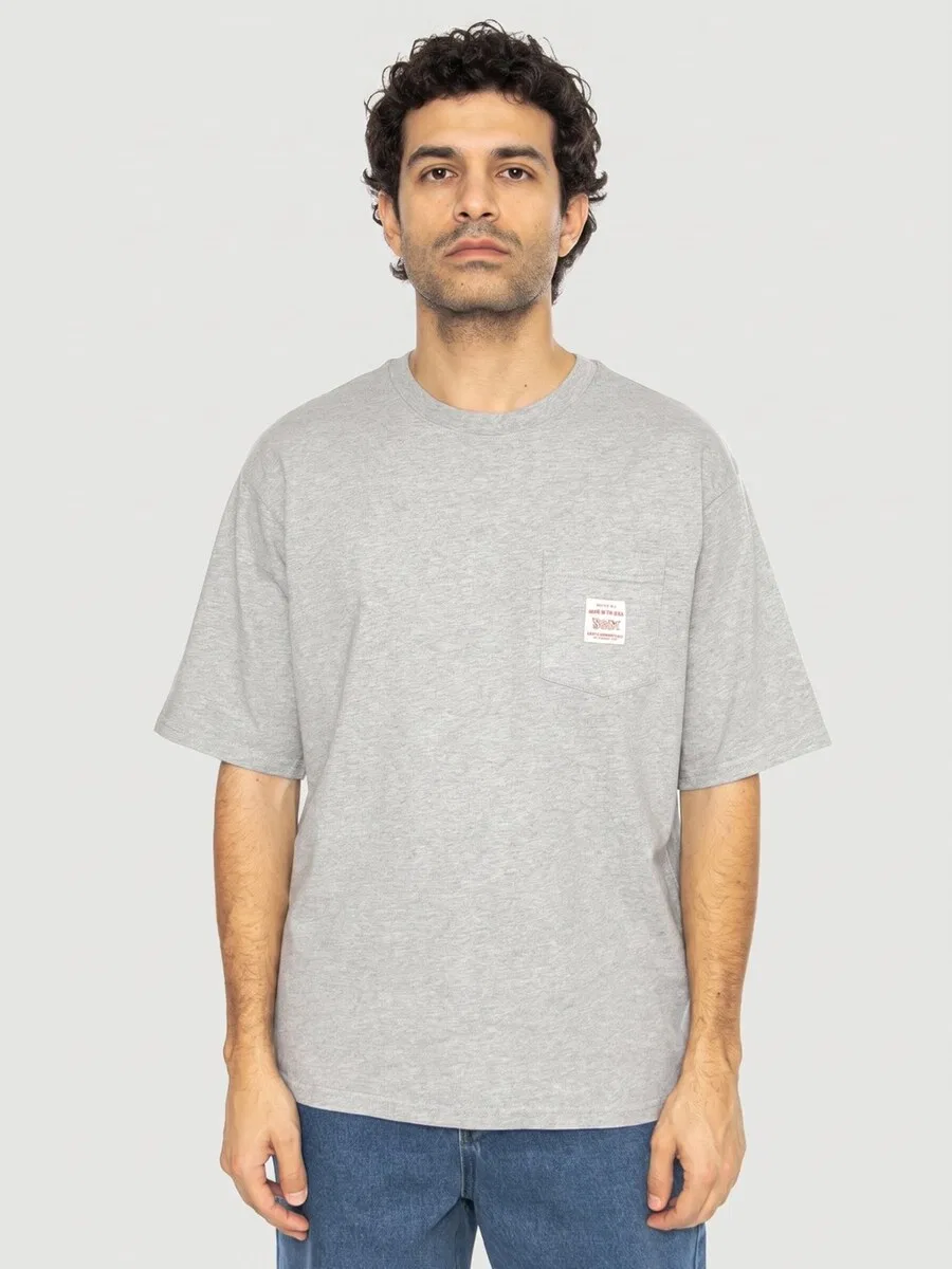 Футболка LEVI'S "Рабочая одежда" серого цвета — фото 2