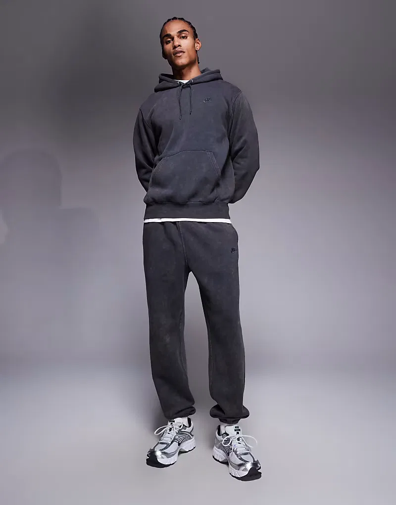 Спортивные брюки Nike Club с манжетами, темно-серый