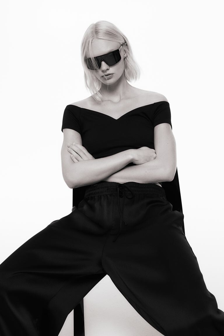 

Короткая рубашка с открытыми плечами H&M, черный
