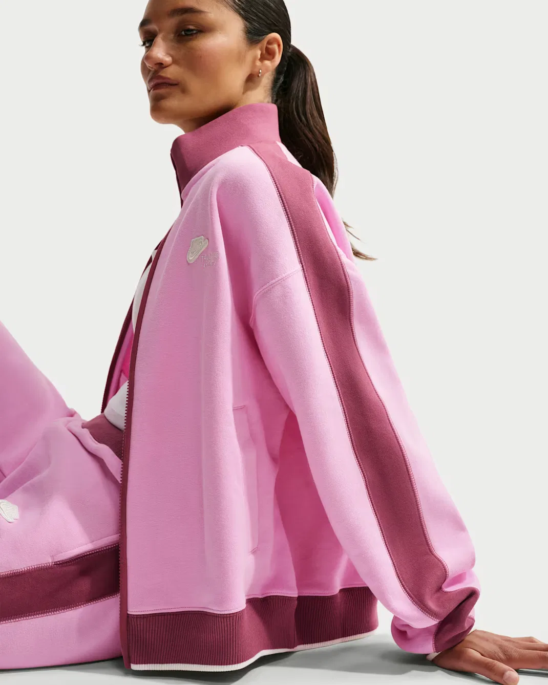 Женская спортивная куртка Nike Studio Fleece Medium Weight "Nike Run Club", Pink Rise/Pink Smoke/Sail