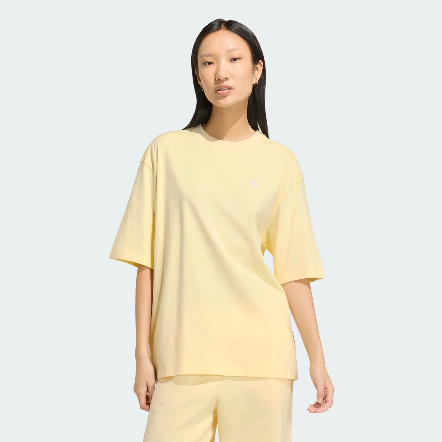 Женская футболка оверсайз Boyfriend Tee Adidas Originals, теплая ваниль