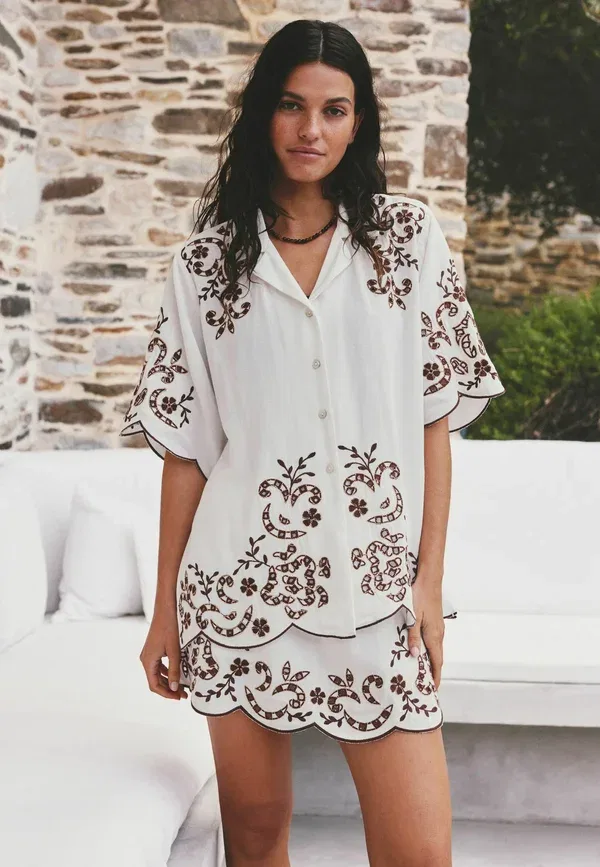 Блузка с вышивкой Petite fit Next, White Chocolate Brown, белый/коричневый/шоколадный