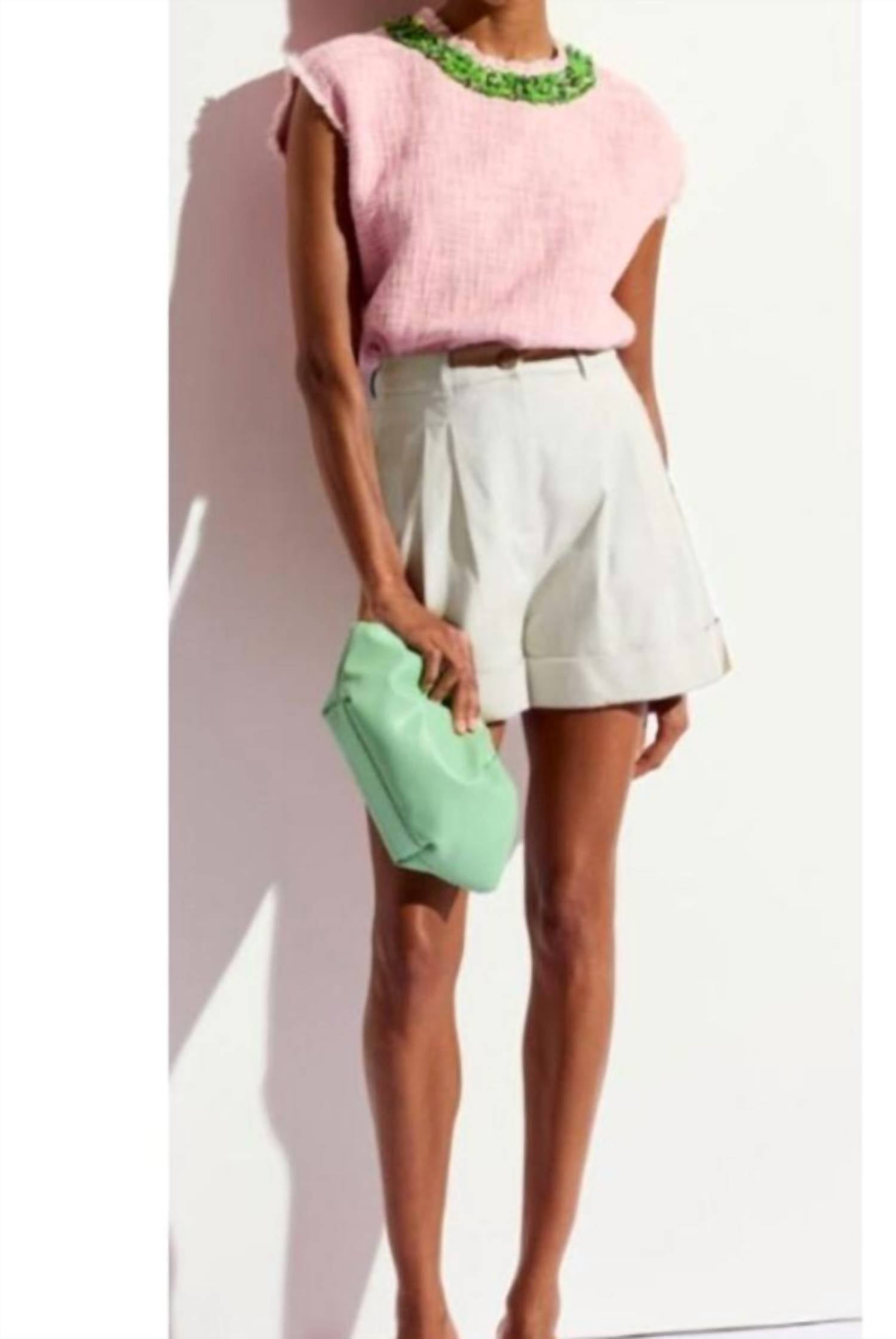 

Шорты Faint Wide Leg в Off White ESSENTIEL ANTWERP