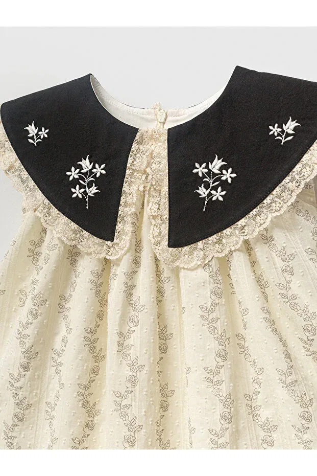 Детский комплект для девочек с вышивкой Vintage embroidered black collared baby dress and lace bandana set Noynoy Baby, Beige — фото 3