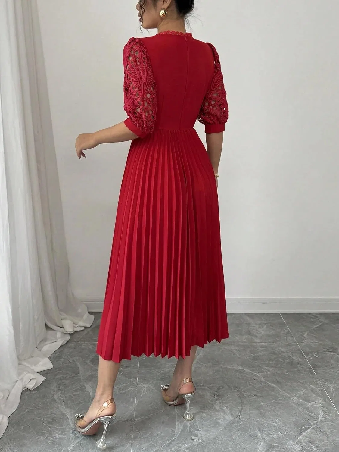 Женское повседневное платье миди с плиссе коротким рукавом, Red — фото 2
