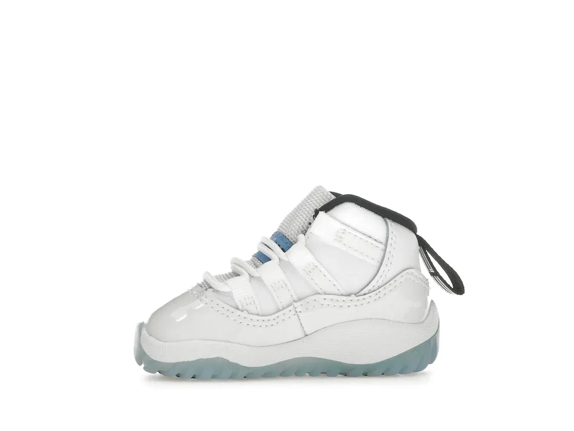 Детские кроссовки с патентованной кожей Jordan 11 Retro Jordan, White/Legend Blue/Black — фото 3