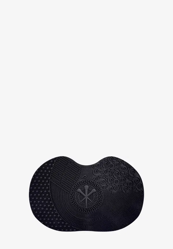 Коврик для очистки кистей Silicone Mat Luvia Cosmetics, Black 190 г