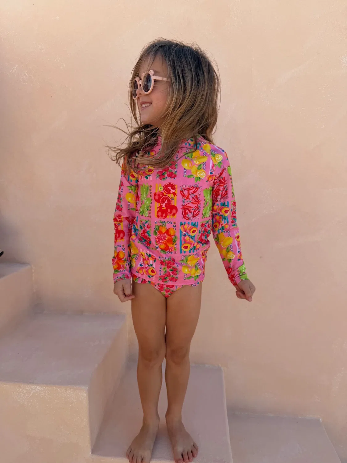 Купальный костюм с принтом фруктов Never Fully Dressed, розовый — фото 2