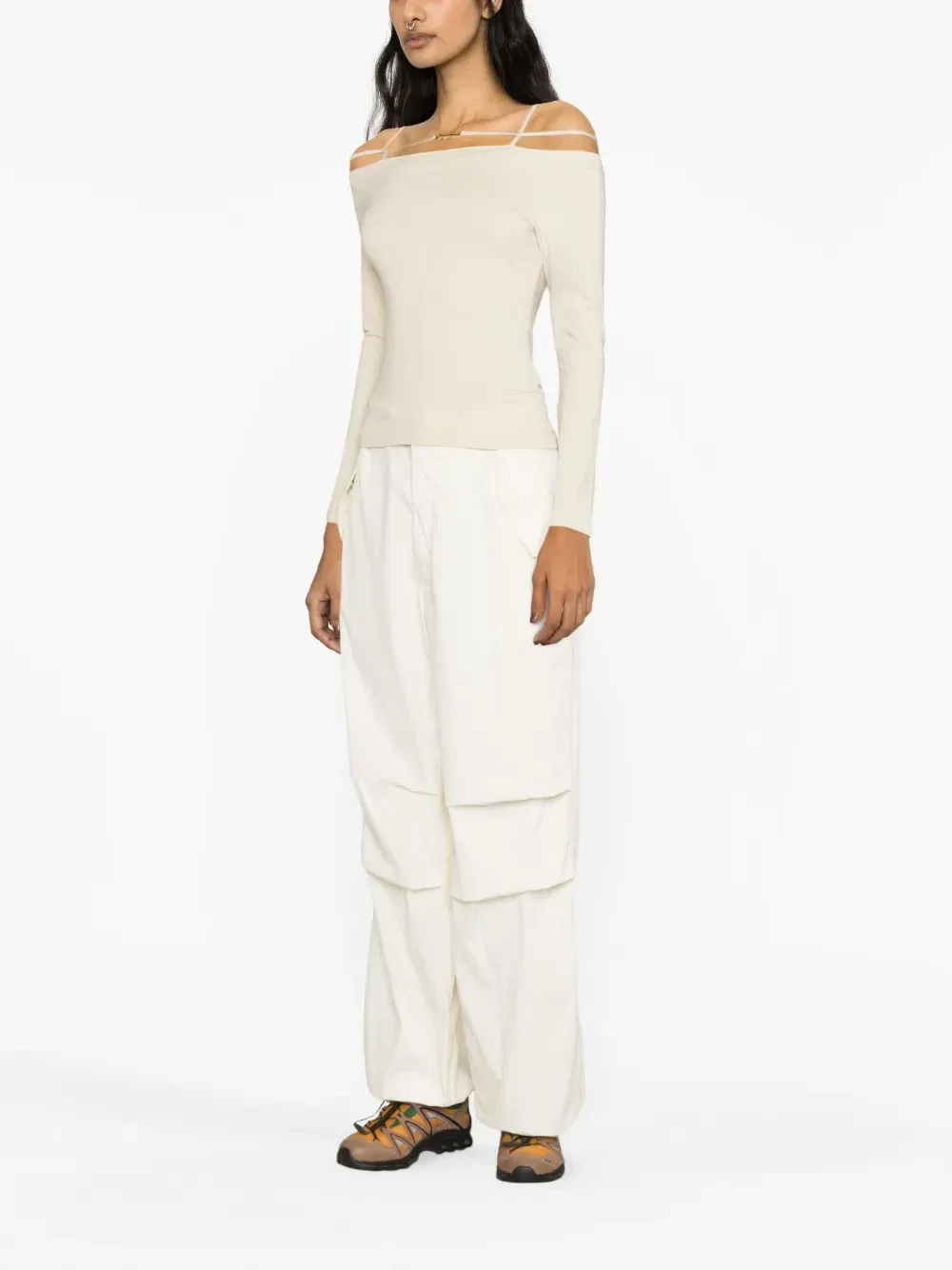 Топ Le T-shirt Sierra с открытыми плечами Jacquemus, бежевый — фото 3