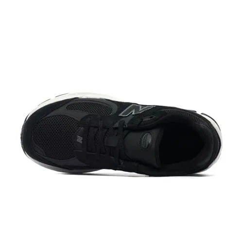 Детские кроссовки с кожаным верхом New Balance 2002R, Schwarz — фото 4