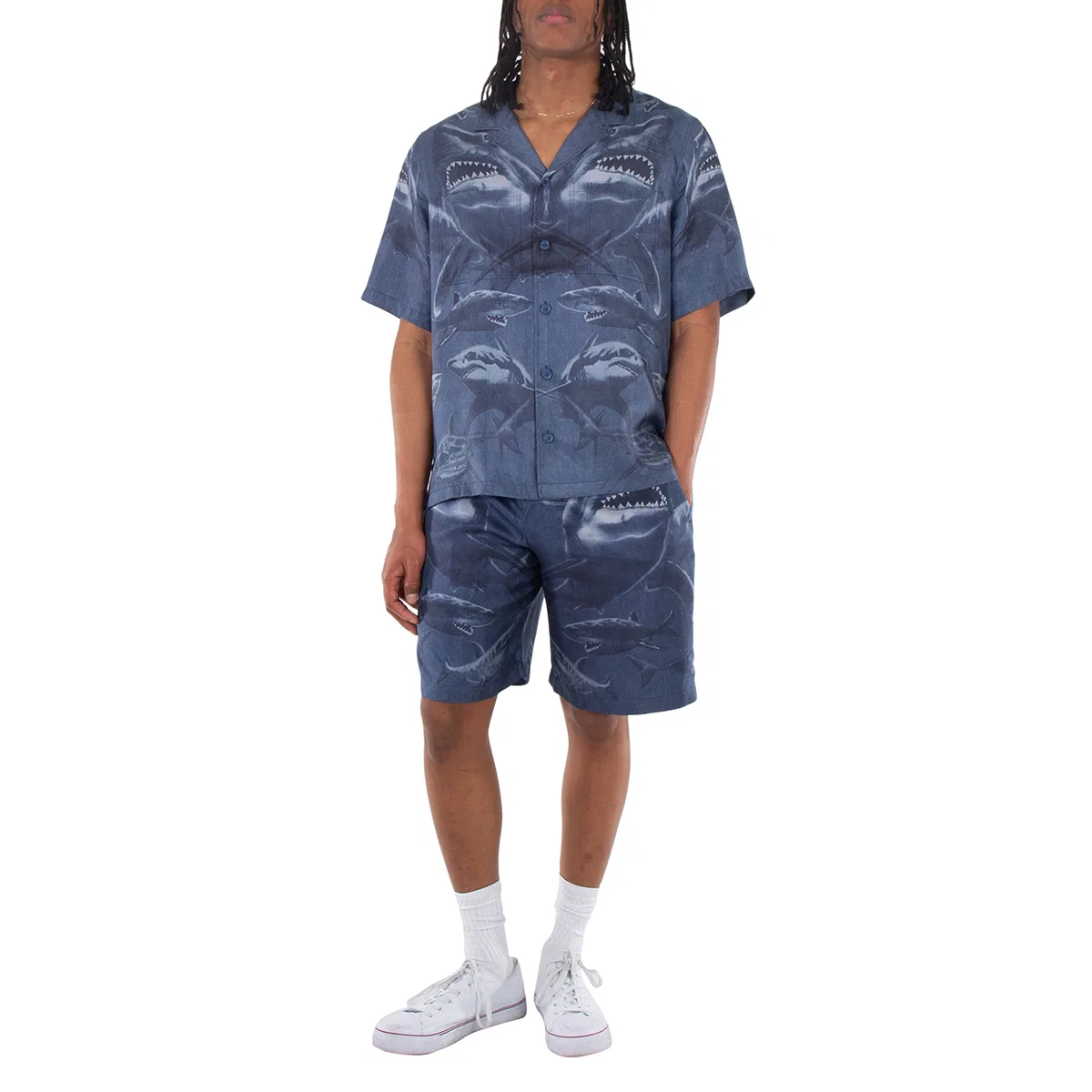 Шорты с принтом акулы из шелка Shark-Print Silk Shorts Burberry, Rich Navy Ip Pat