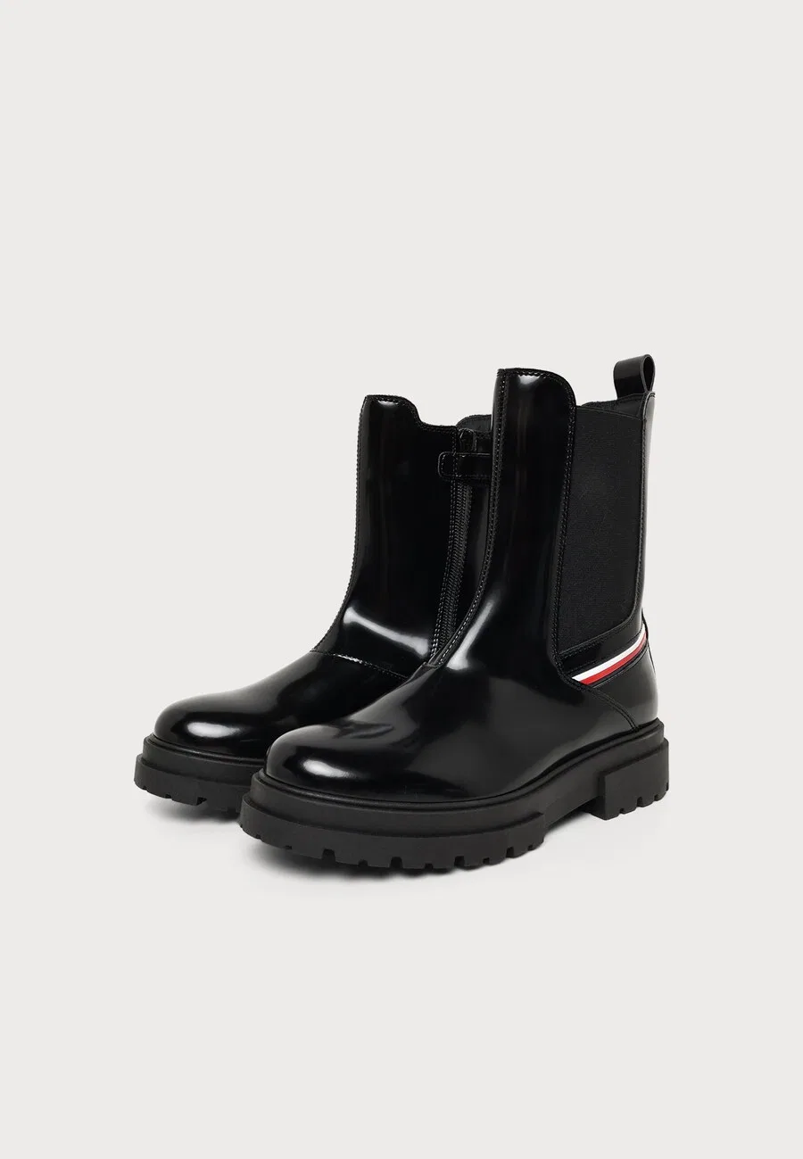 Ботинки TOMMY HILFIGER 'KESSY' черного цвета — фото 4