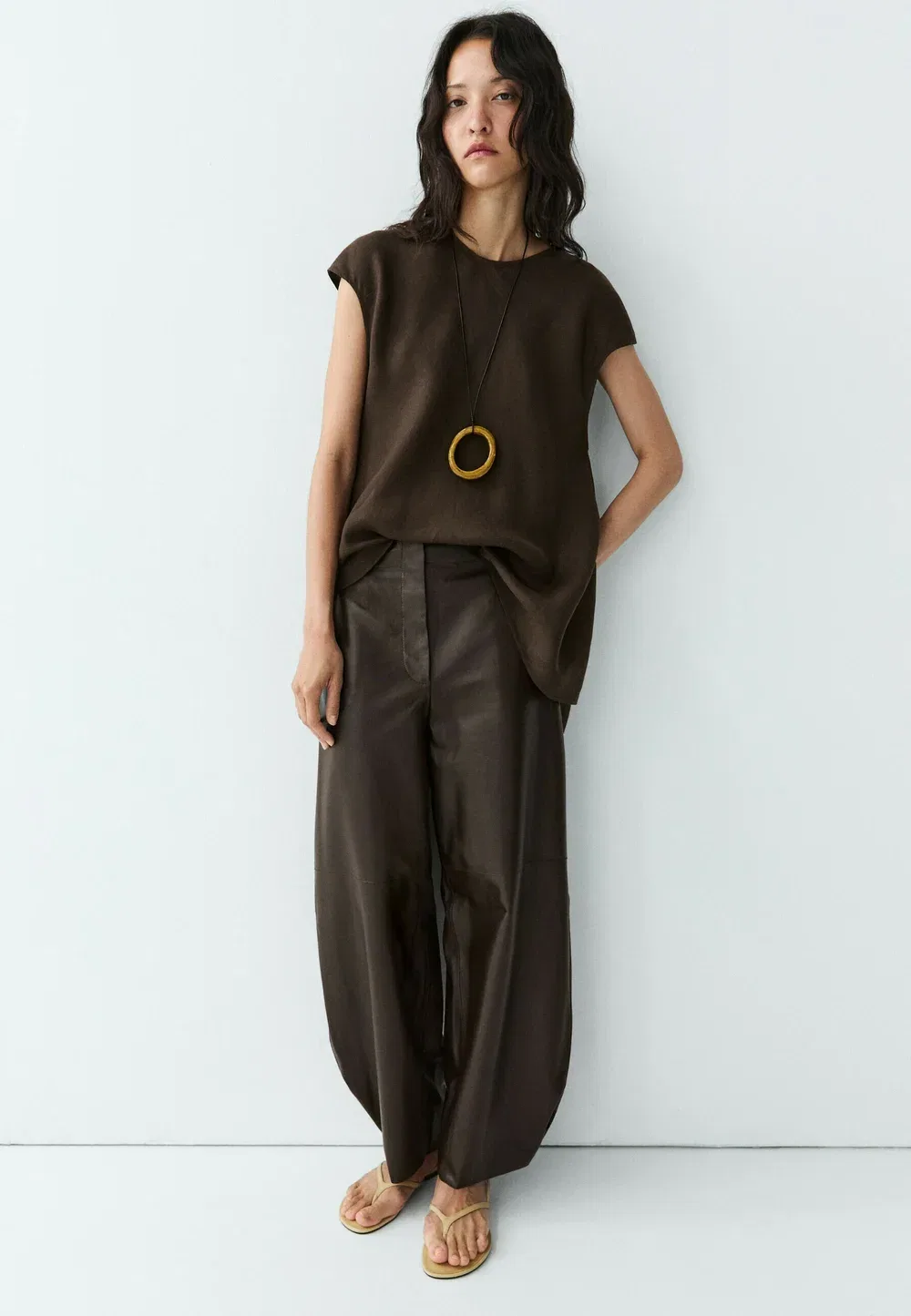 Асимметричный топ-блузка из 100% льна Massimo Dutti, Dark Brown — фото 4
