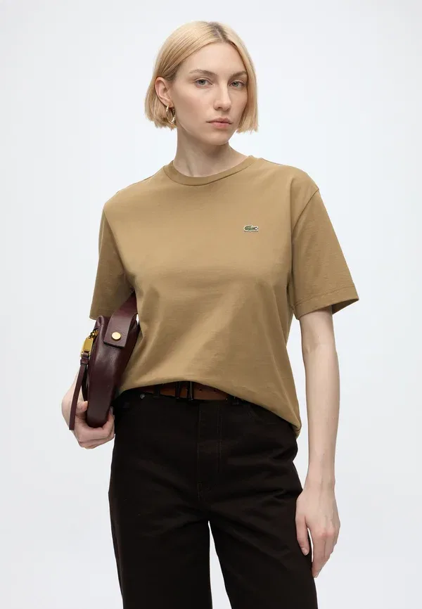 Футболка Lacoste Классическая, однотонная, белая — фото 4