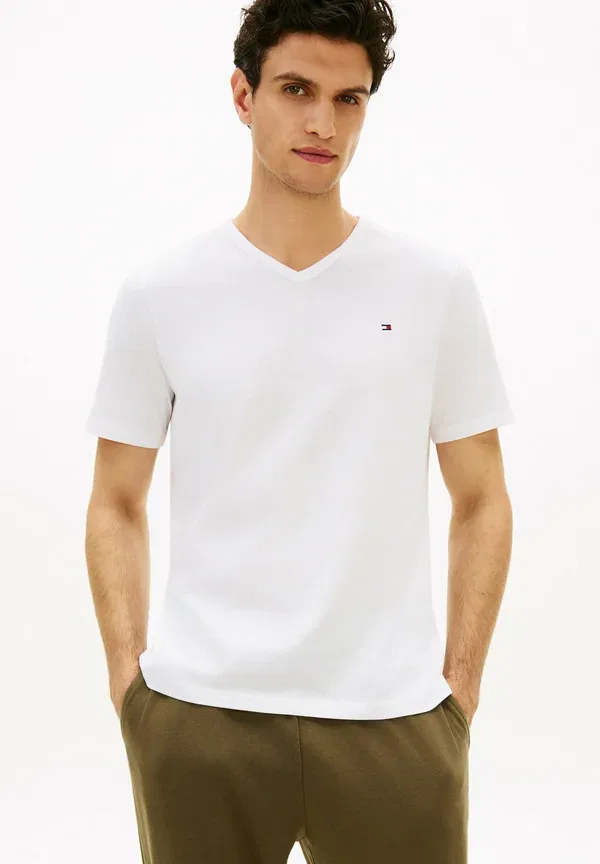 Комплект из 3 футболок с V-образным вырезом Undershirt Tommy Hilfiger, белый — фото 2