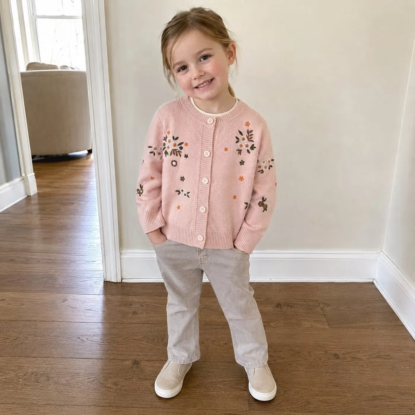 Кардиган детский вязаный с вышивкой Bloomknit, розовый