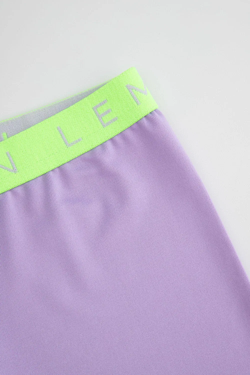 Детские спортивные леггинсы с короткой ножкой для девочек Lemon Explore, Violett — фото 3