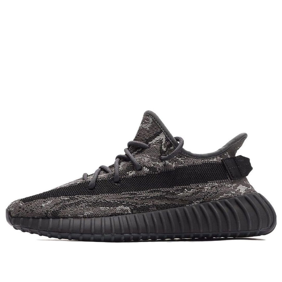 

Кроссовки adidas Yeezy Boost 350 V2 'Dark Salt', черный